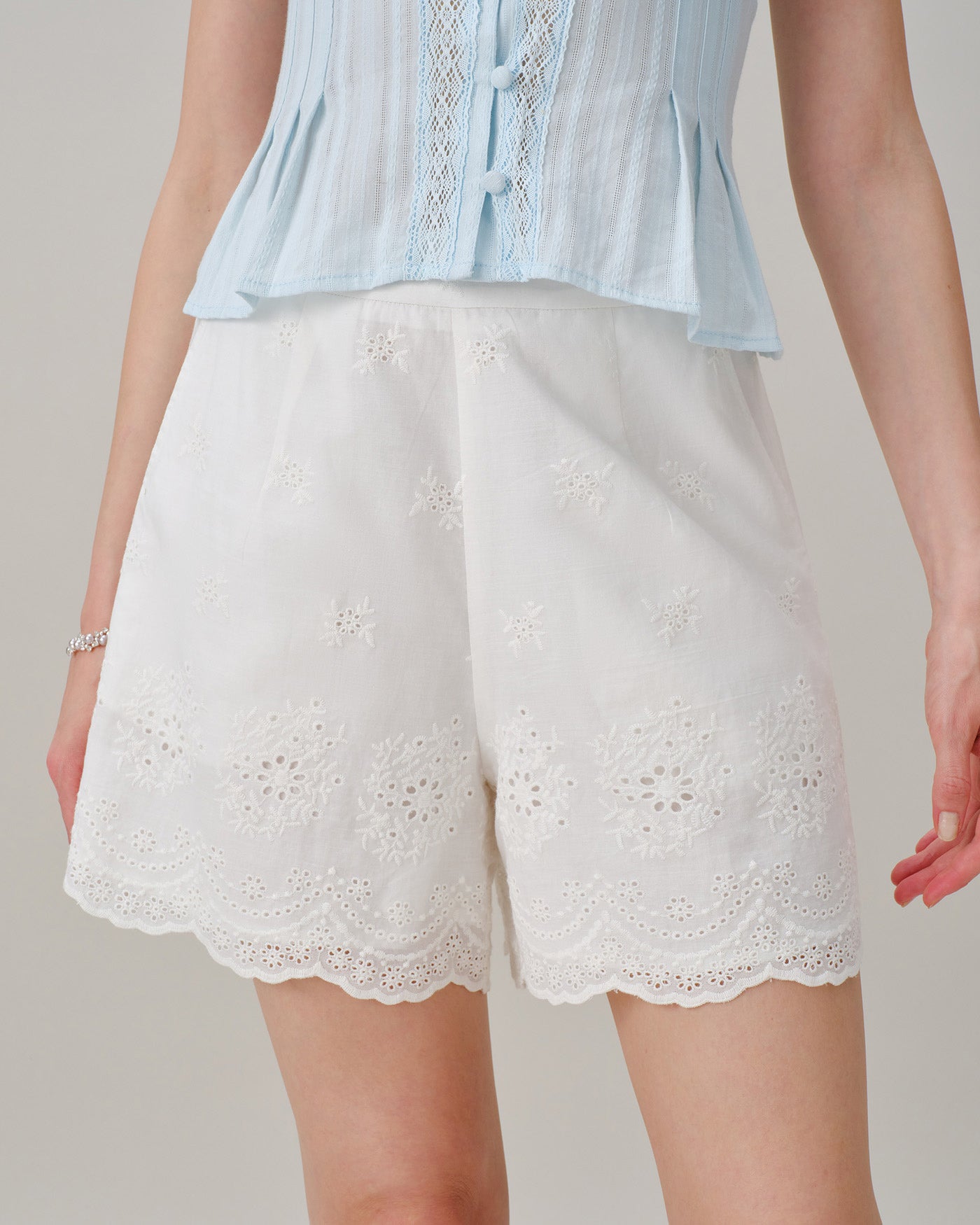 Women's Woven Cotton Shorts White Bottoms - RIHOAS